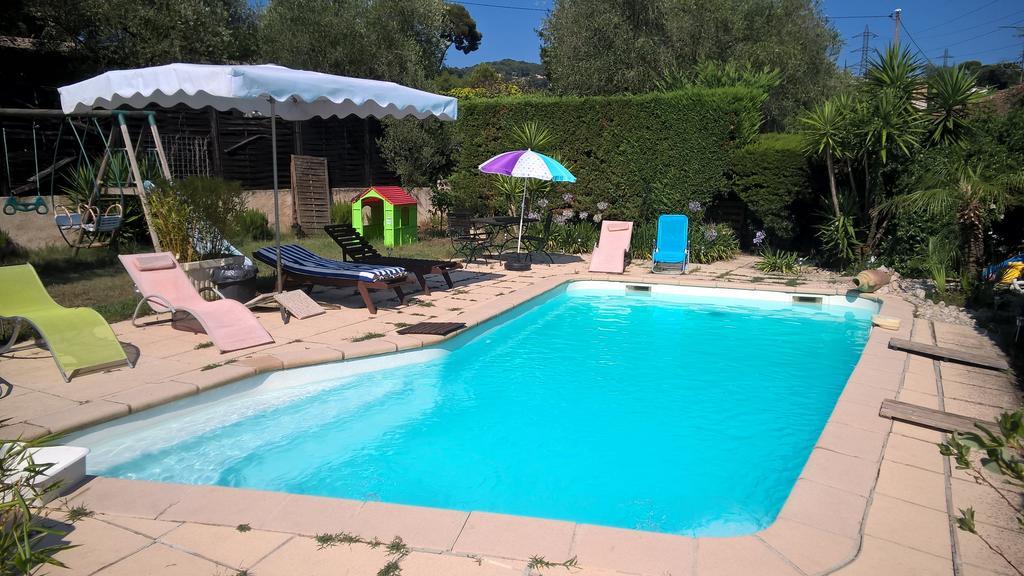 Parfums D'Azur Bed & Breakfast Ле Кане Стая снимка