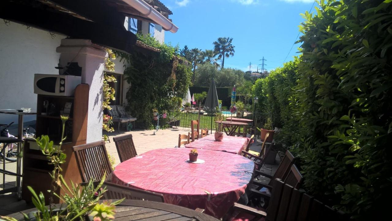 Parfums D'Azur Bed & Breakfast Ле Кане Екстериор снимка
